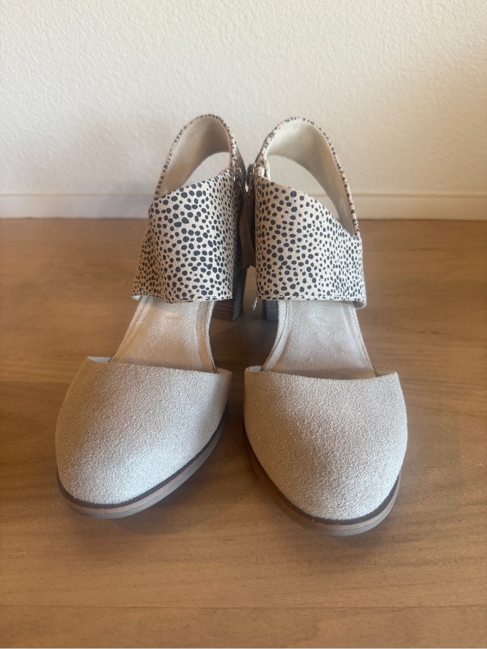 Toms Milan Nova Suede Block Heels, 7.5 - Picture 3 of 7